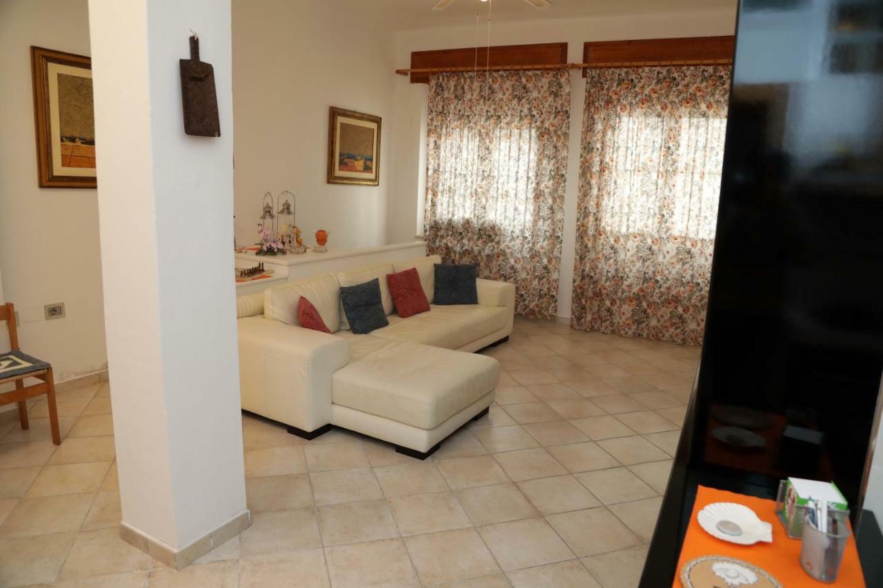 Luxury Apt Calasetta Exterior photo