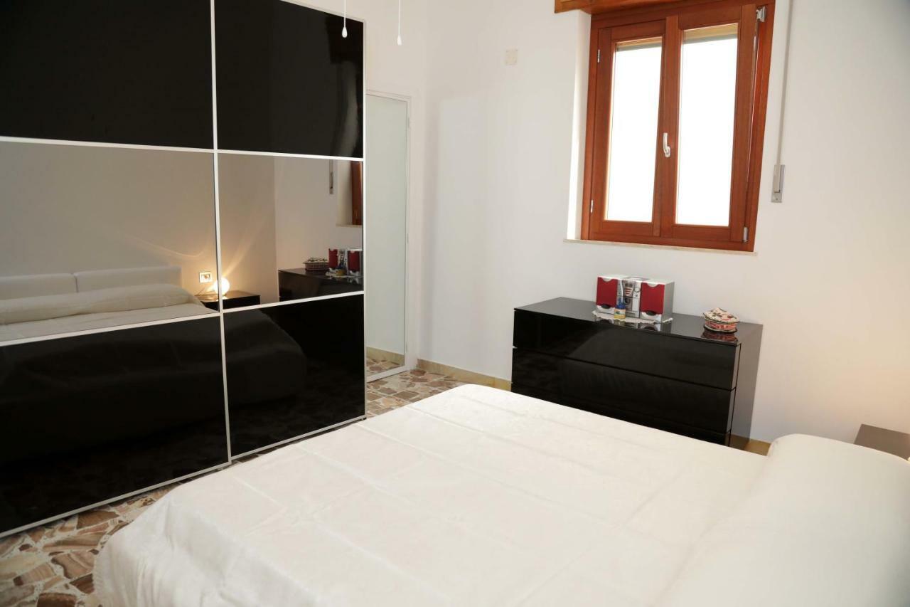 Luxury Apt Calasetta Exterior photo