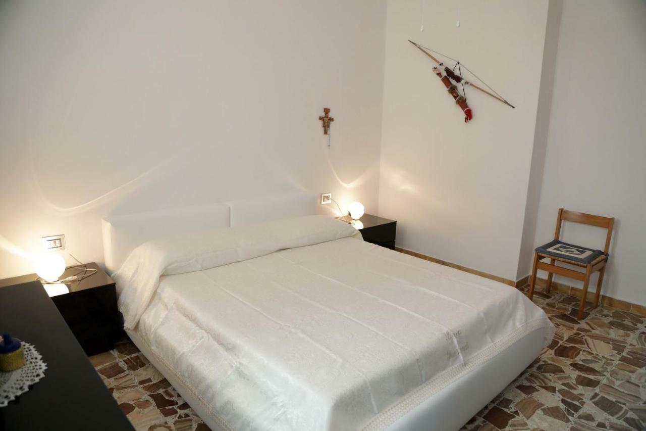 Luxury Apt Calasetta Exterior photo