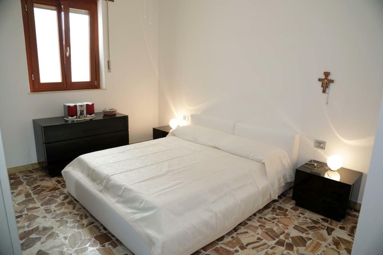 Luxury Apt Calasetta Exterior photo